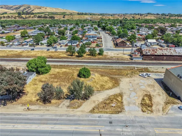 1480 Mission St, San Miguel, CA 93451