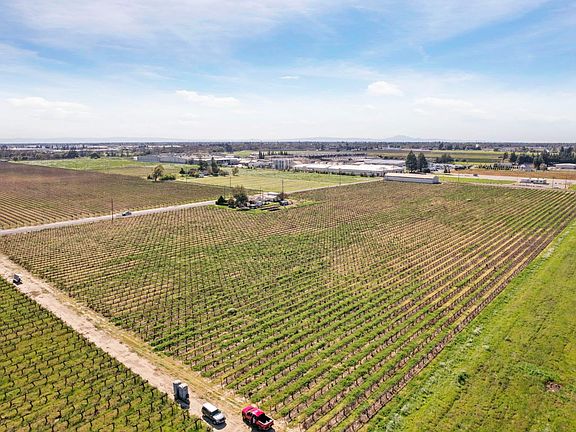 3rd image of 6233 E Woodbridge Rd