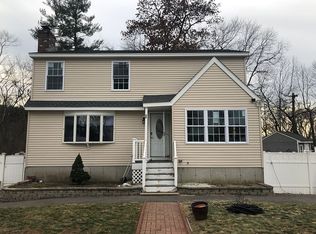25 Glen Ave, Dracut, MA 01826