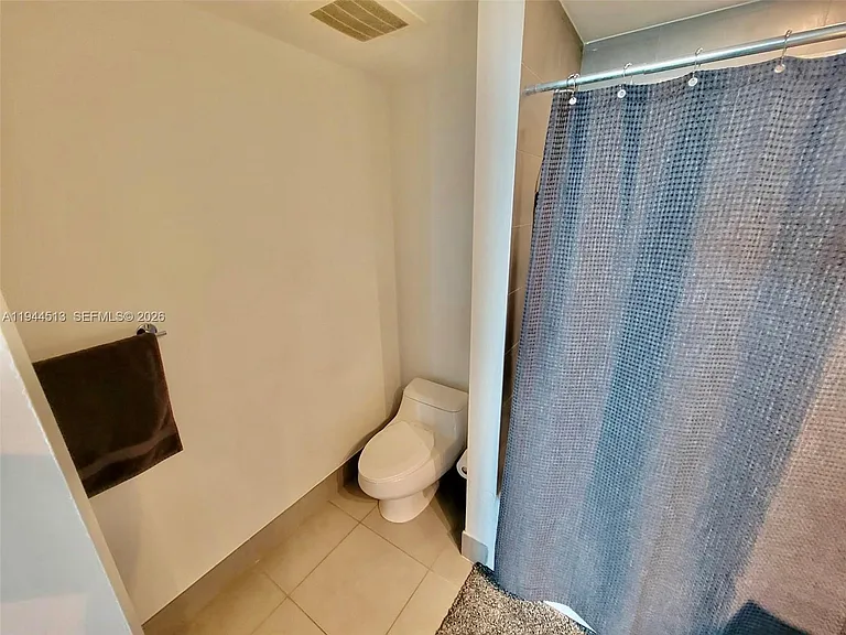 92 SW 3rd St #1808 — Photo 11