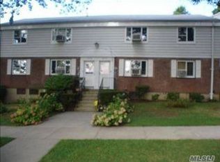 8236 229th St, Queens Village, NY 11427