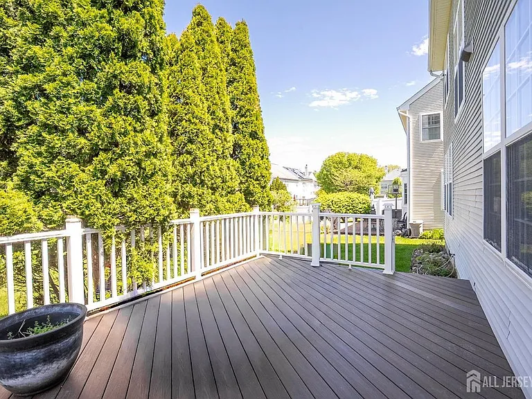 31 Hawthorn Dr — Photo 37