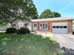 4445 Sulphur Springs Rd NE, Hickory, NC 28601