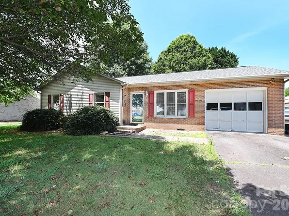 4445 Sulphur Springs Rd NE, Hickory, NC 28601