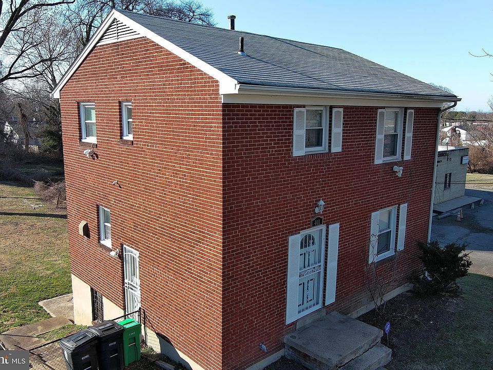 2nd image of 401 Addison Rd S