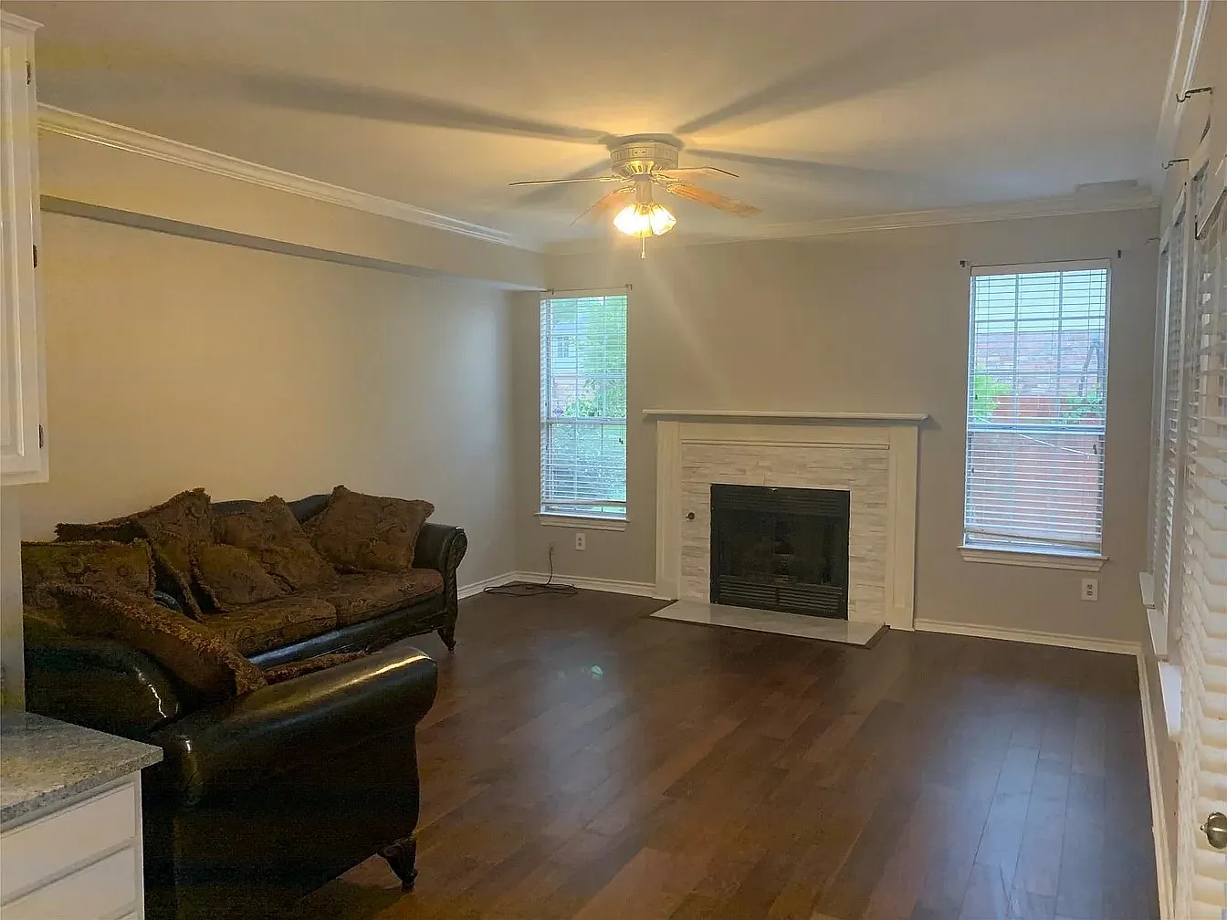 4 bed, 2.5 bath, 2845 sqft, $3,573 — Photo 4