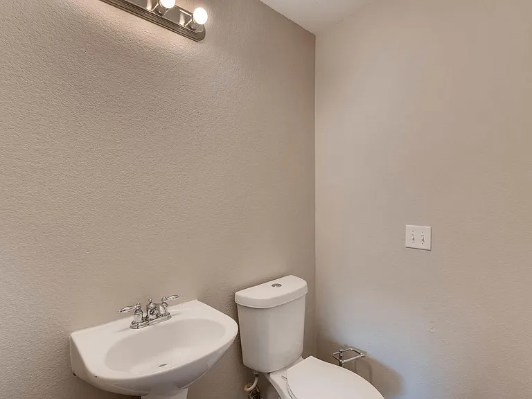 1116 Estes Ave #A — Photo 11