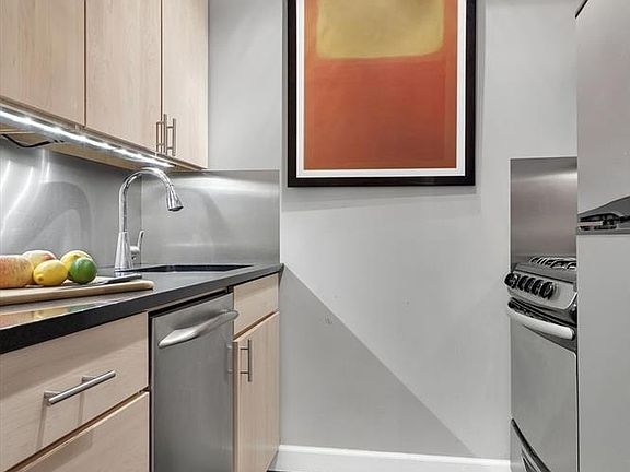 3rd image of 405 W 23rd St APT 3E