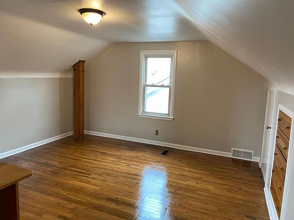 4th image of 6247 Kendal Ave