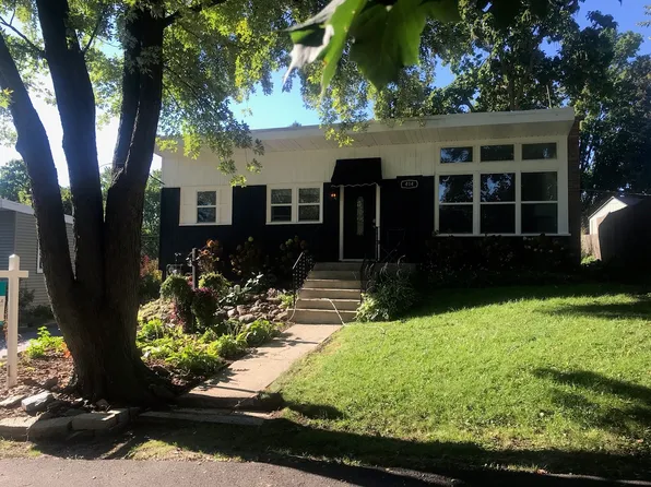 414 Ridge Ct, Wauconda, IL 60084