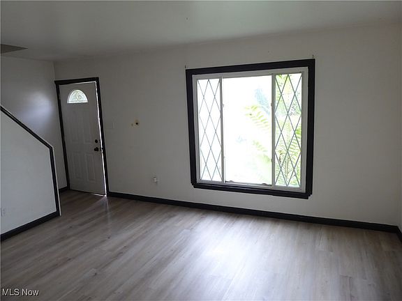 4th image of 12410 Lena Ave