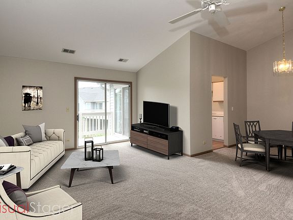 5th image of 208 Charleston Ct Unit 4