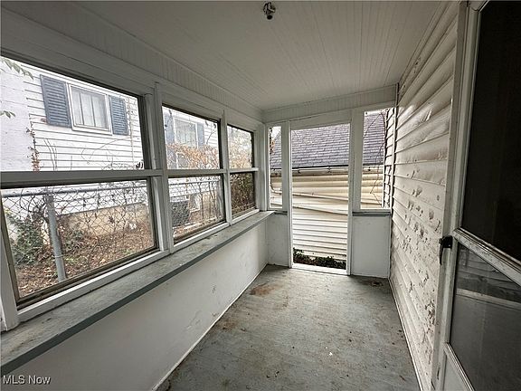 3rd image of 1201 Mary St