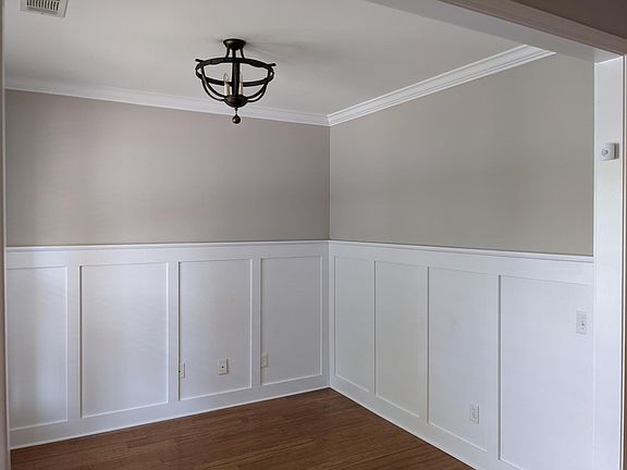5th image of 232 Ascott Ln