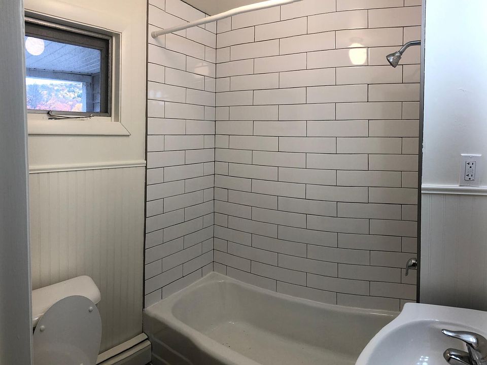 2nd image of 214 Church St #4