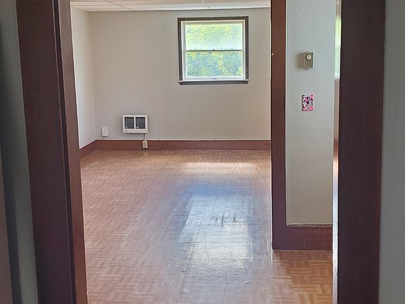 5th image of 331 Pleasant St #12