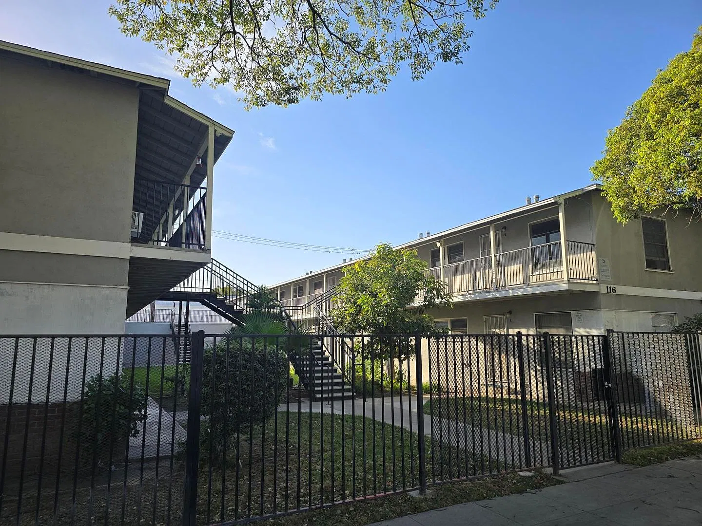 LAST 1 Bedroom/ 1 Bathroom Apartment Available! — Photo 1