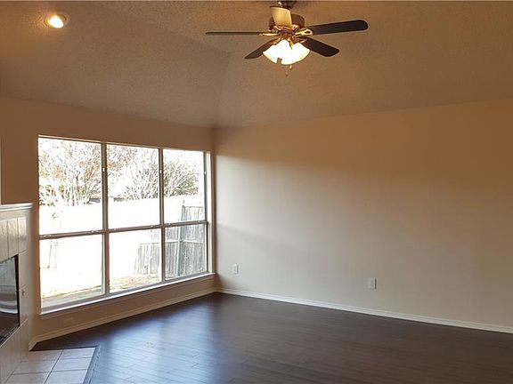 4th image of 5809 Vista Glen Ln