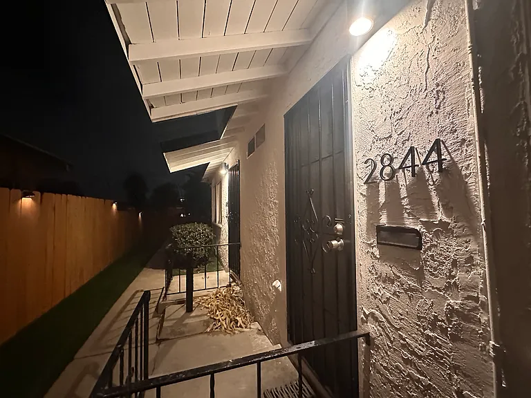 2844 Fairmount Ave — Photo 2