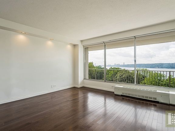 4th image of 4455-4465 Douglas Ave #7D