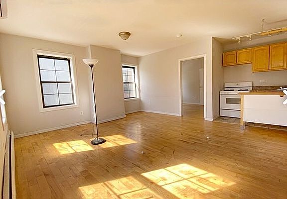 4th image of 166 Johnson Ave #3
