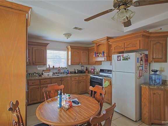 5th image of 206 S 12th St