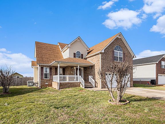 2nd image of 850 Samantha Ln
