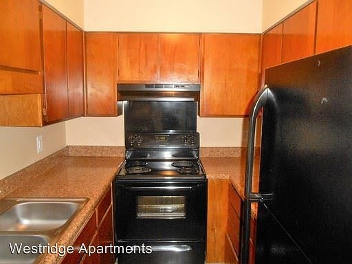1st image of 104 Stafford St