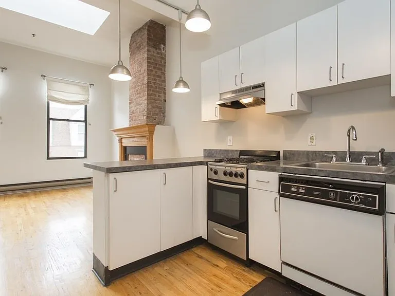 509 Monroe St #4R — Photo 6