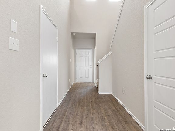 3rd image of 10311 Pinkston