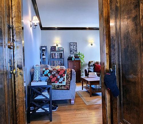 5th image of 1921 W Berteau Ave #1C