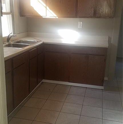 2nd image of 545 SW 25th St