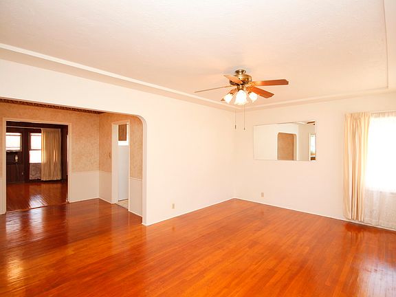 4th image of 1041 E Cypress Ave