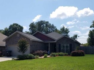 6717 Weathered Dr, Milton, FL 32570