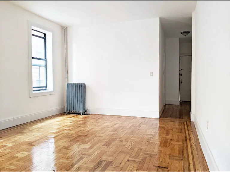 3164 Grand Concourse #3 — Photo 2
