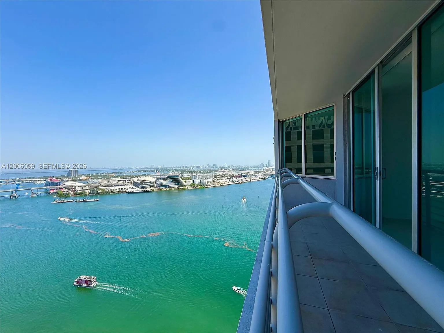 One Miami East — Photo 3