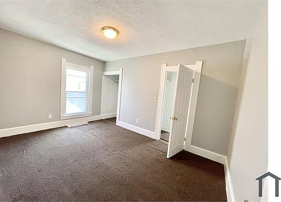 4th image of 229 Gates Ave #Up