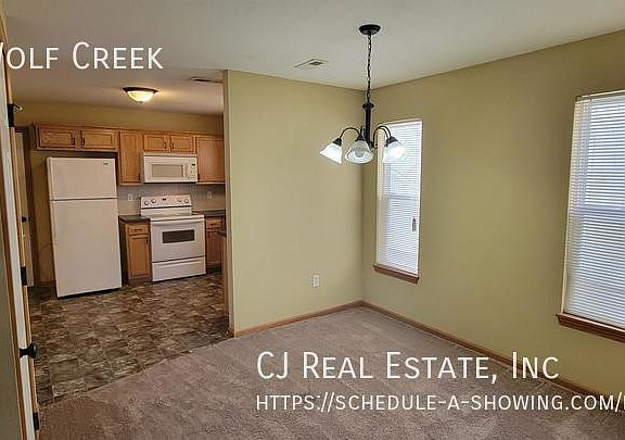 4th image of 423 NE Wolf Creek Dr