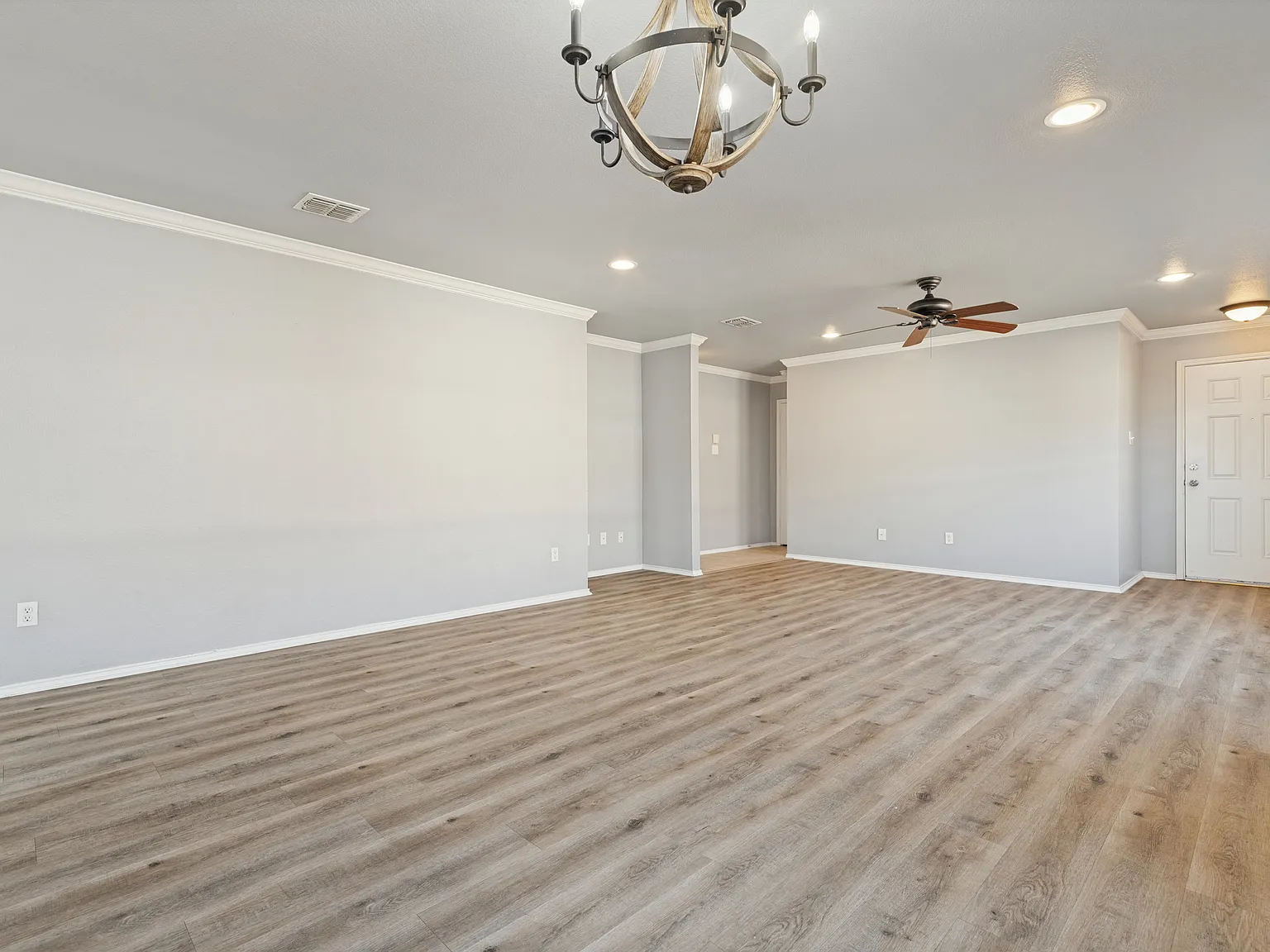 3 bed, 1601 sqft, $1,800 — Photo 4