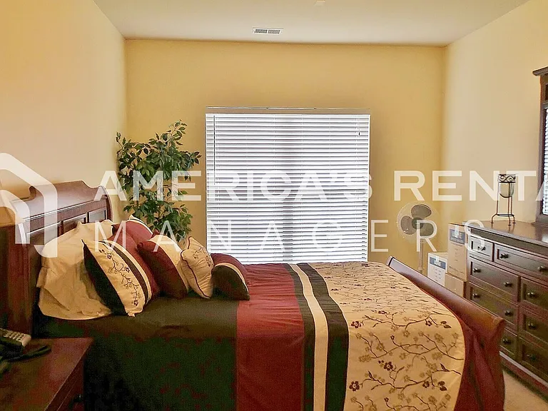 5187 Sterling Glen Dr — Photo 9