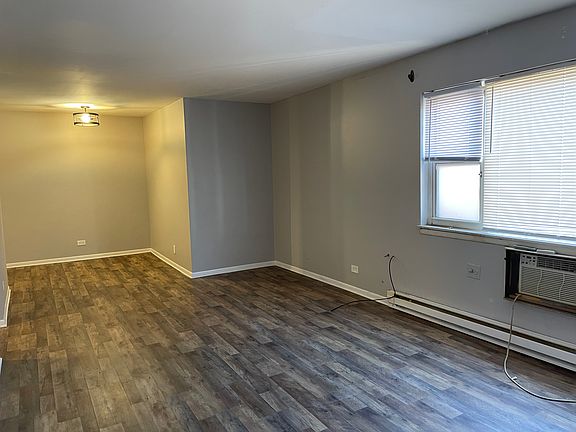 500 sq ft large Studio