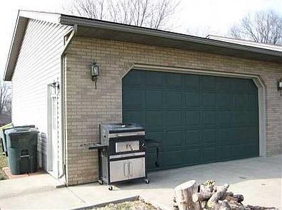 3rd image of 216 Freeman Memorial Dr