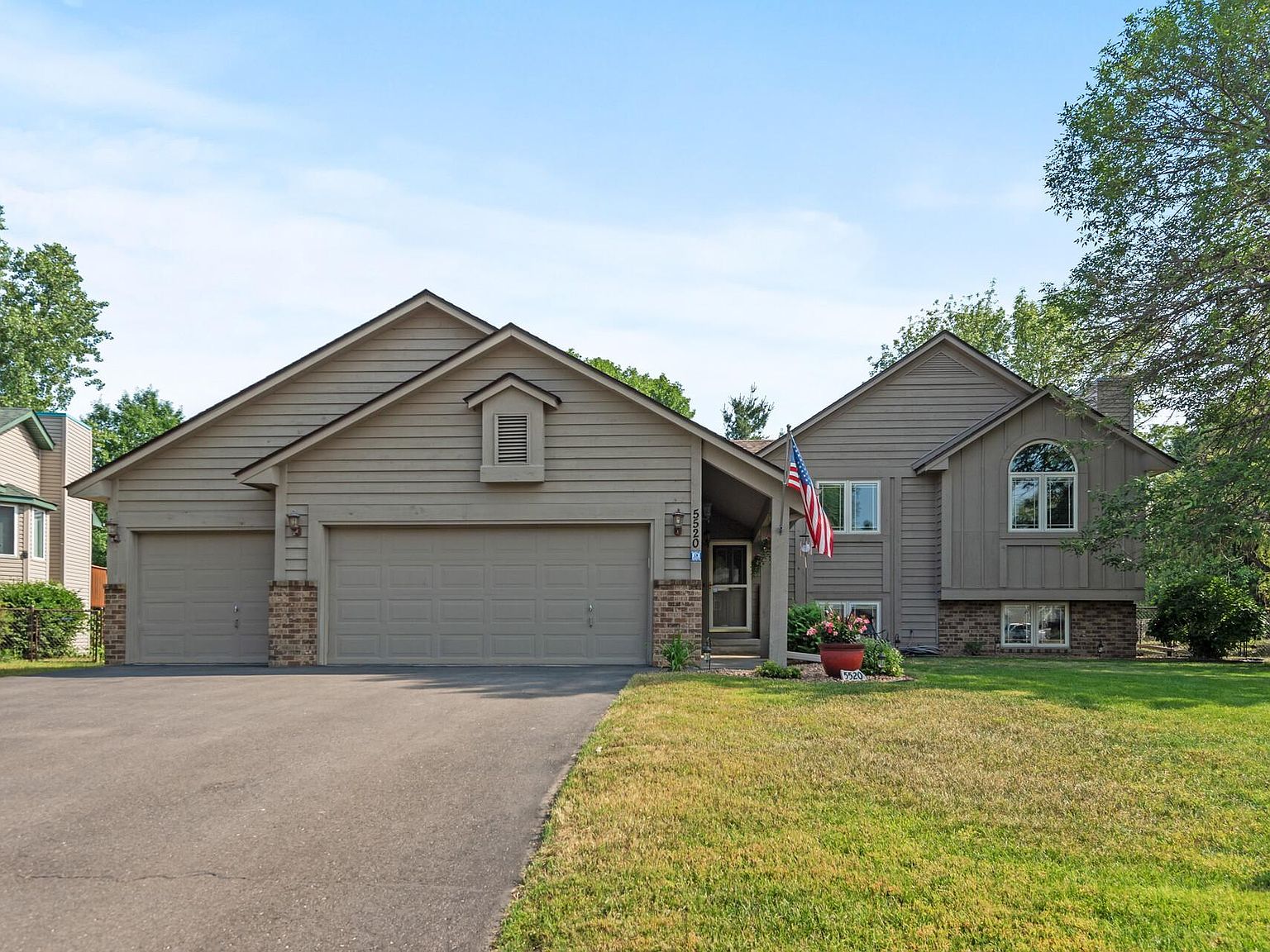 5520 Golfview Ln N, Oakdale, MN 55128 Zillow