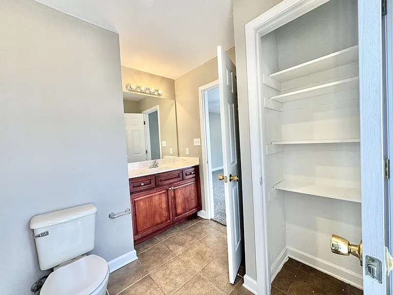 934 E Craighead Forest Rd #B — Photo 28