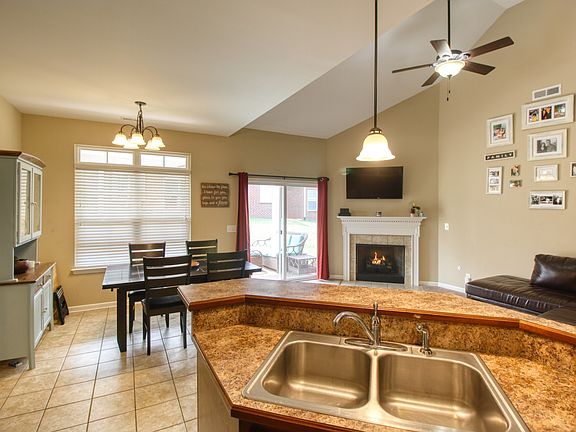 2nd image of 102 Cottage Trce