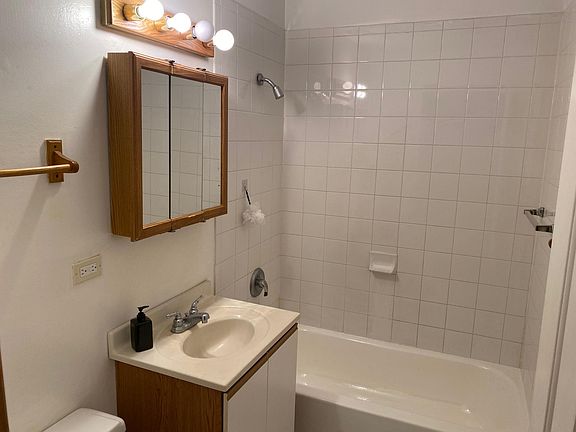 4th image of 4067 Bonhill Dr