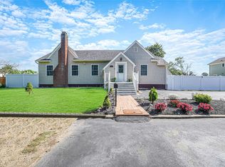 15 Hamilton Ave, Brentwood, NY 11717