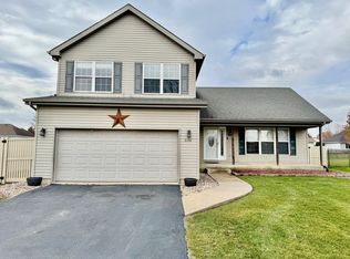 516 Chestnut Ln, Peotone, IL 60468