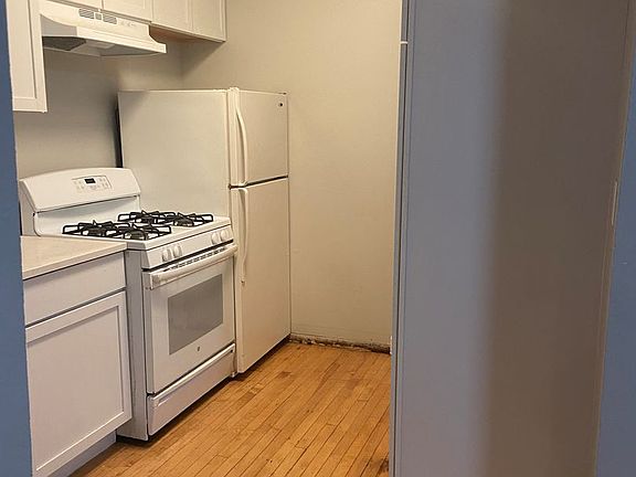3rd image of 1048-50 N Cicero Ave #1048-2F