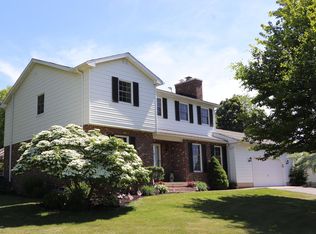 1203 Oak Dr, Shavertown, PA 18708